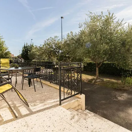 Les Oliviers Apartman